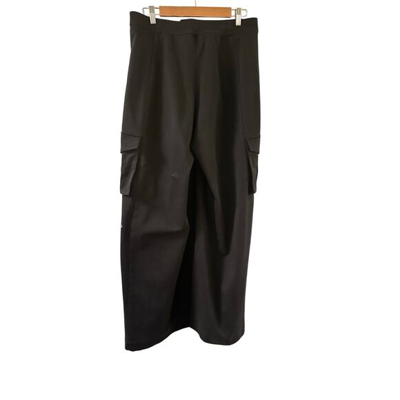 Alo Yoga - Show Off Cargo Wide Leg Trouser - Medium - Black (Long) - Picture 8 of 10